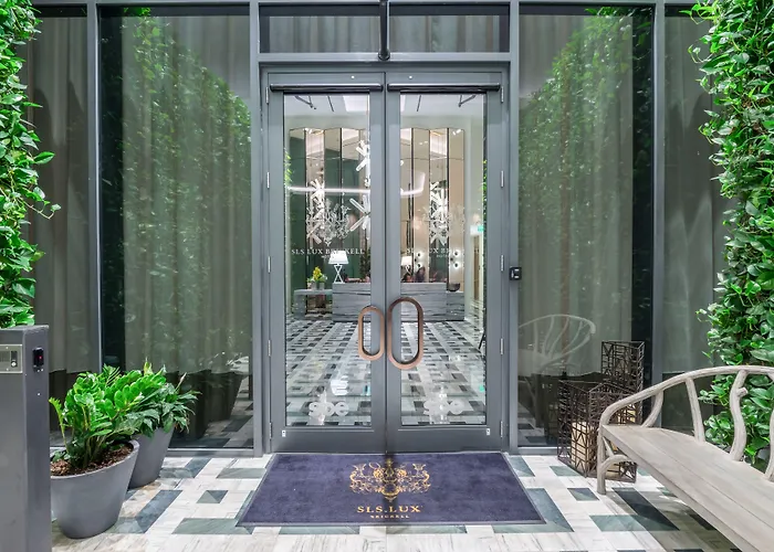 City Escapes Suites At Sls Lux Brickell Building